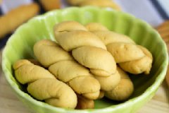 蜂蜜麻花卷的做法