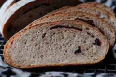 红酒蔓越莓欧包的家常做法