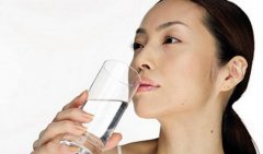 饮水习惯看体质,你属边一种?