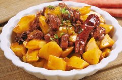 【2015年夜饭菜谱】土豆炖肉的做法大全