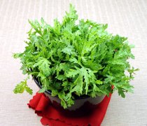 【茼蒿菜】茼蒿菜的营养价值_茼蒿菜的功效