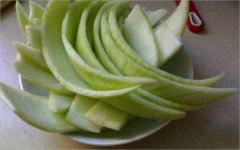 【西瓜皮】西瓜皮的功效与作用及食用方法