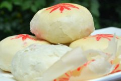 品苏式月饼的家常做法