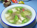 咸瘦肉丝瓜豆腐汤的做法