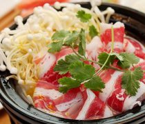 【金针菇肥牛煲】金针菇肥牛煲的做法_金针菇肥牛煲的营养_金针菇肥牛