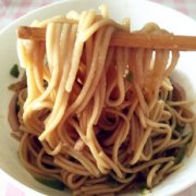 鱿鱼炒面的做法