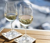 【干白葡萄酒的功效】干白葡萄酒怎么喝