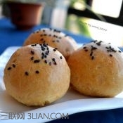 <a href=/shicai/mimian/DanNaiYou/index.html target=_blank><u>淡<a href=/shicai/mimian/NaiYou/index.html target=_blank><u>奶油</u></a></u></a>小<a href=/shicai/mimian/MianBao/index.html target=_blank><u>面包</u></a>的做法