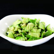 【拍黄瓜的做法】拍黄瓜的营养价值_拍黄瓜的注意事项