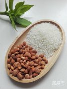 甜杏仁粥的做法