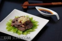 <a href=/shicai/shucai/WoJu/index.html target=_blank><u>莴苣</u></a>拌<a href=/shicai/rouqin/YaZhen/index.html target=_blank><u>鸭胗</u></a>的做法